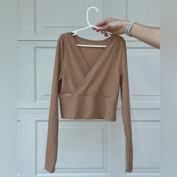 SHEIN V-Neck Cropped Long Sleeve 
Size Women’s XS - Picture 1 of 2